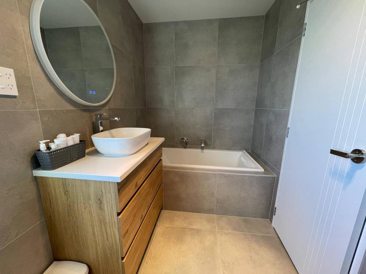 4 Bedroom Home Fully Furnished In Papakura, 奥克兰 外观 照片